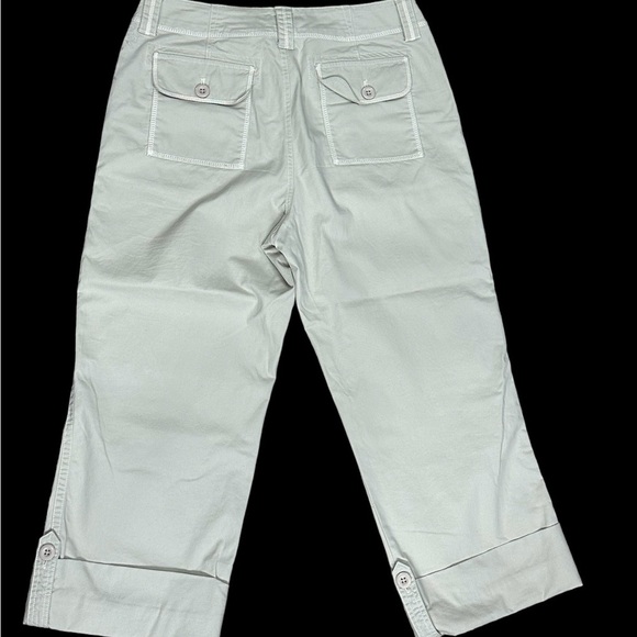 Women's Eddie Bauer 10 Medium Capri Pants Chino Khakis Twill Stretch Cream NWOT - Picture 4 of 11
